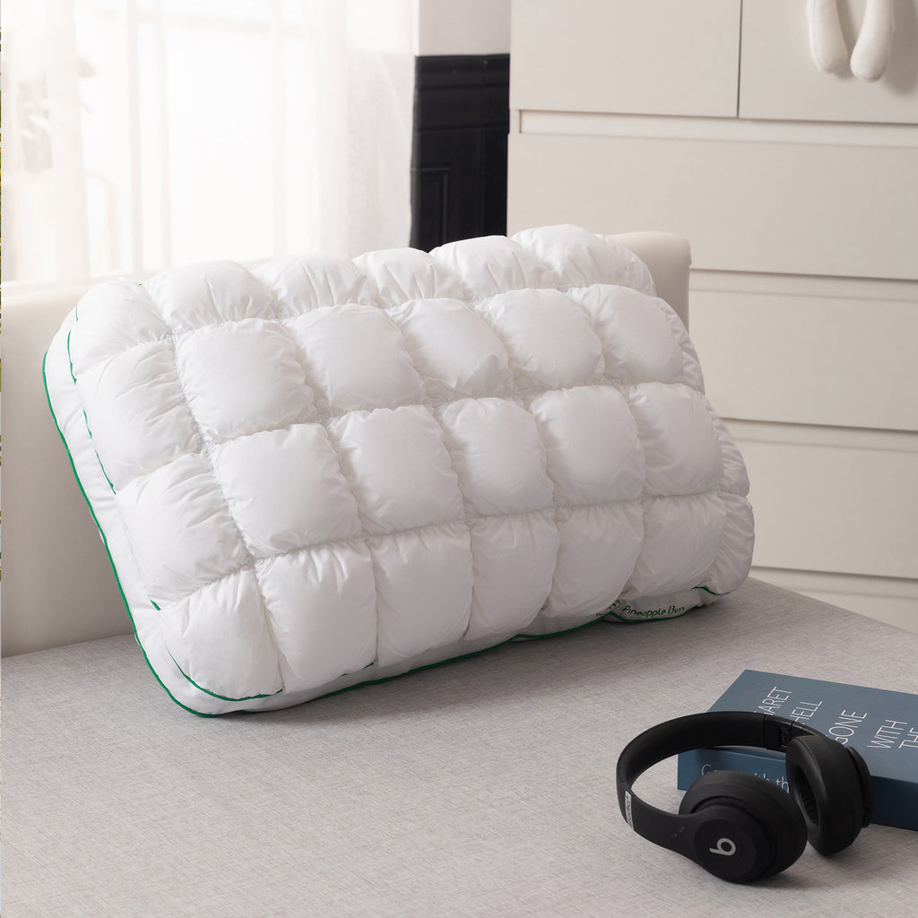 YOUR MOON Fluffy Support Bed Pillow Standard Size, Super Soft Premium Down-Alternative Filling for Sleeping, Luxury Hotel Quality Bed Pillows for Side Sleeper