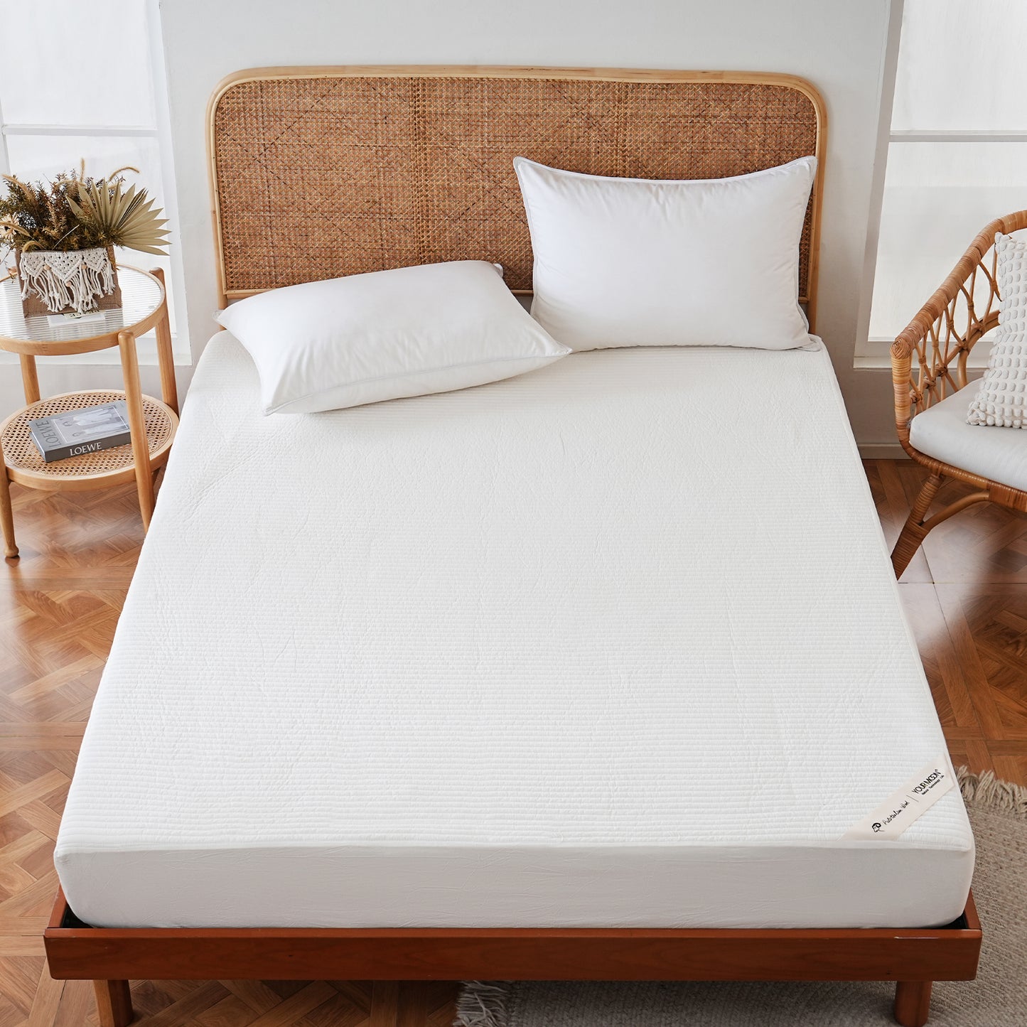 YOUR MOON 100% Wool Mattress Pad Queen, Natural Cotton Cover, White 200 GSM Australian Wool Filling, Quilted Wool Mattress Pad, Fitted Mattress Bed Cover with 16-Inch Deep Pocket