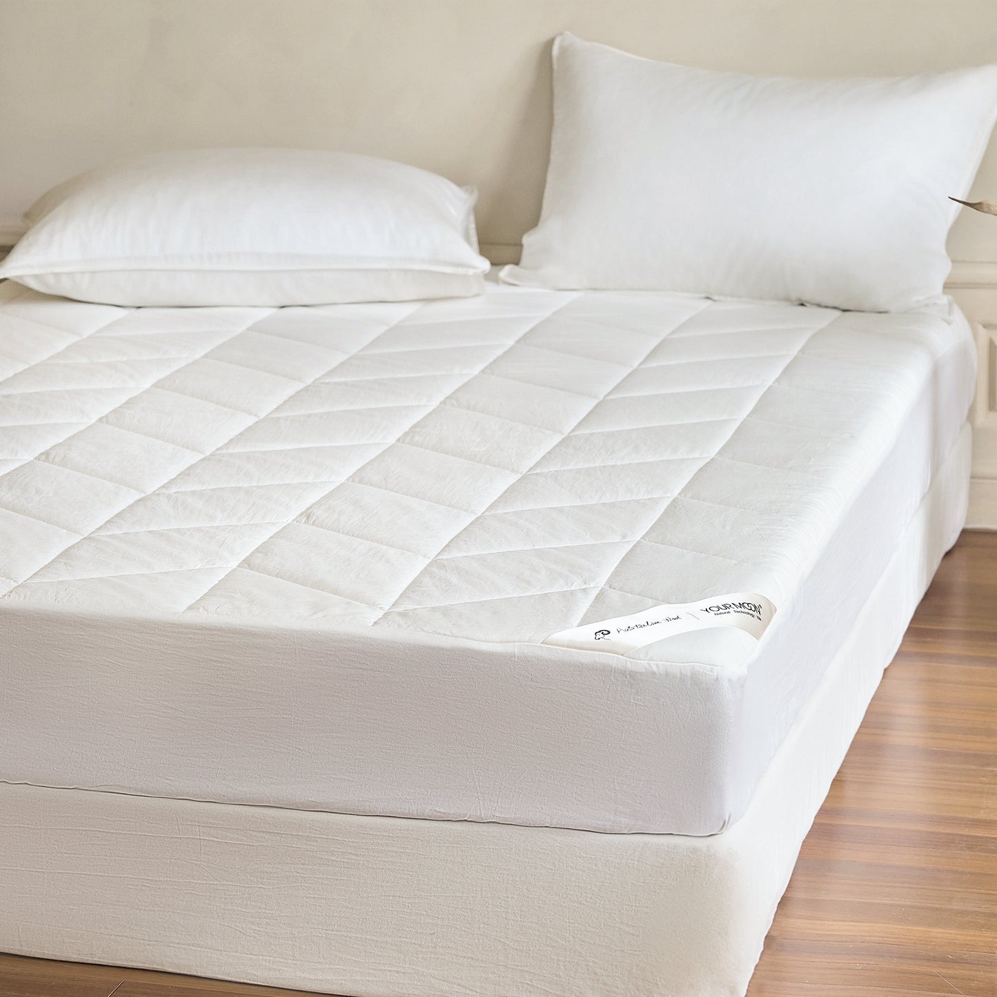 YOUR MOON Natural Wool Mattress Pad Queen Size, 100% Australian Wool Filling Mattress Topper, 200GSM Quilted Fitted Mattress Bed Cover, Breathable Cotton Cover with 16" Deep Pocket(White)